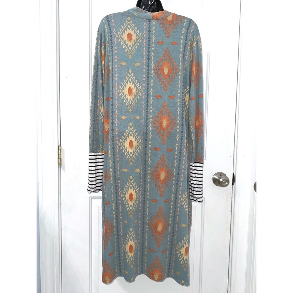 7th Ray Blue/Multi long duster cardigan with an Aztec-inspired geometric print - Picture 4 of 6